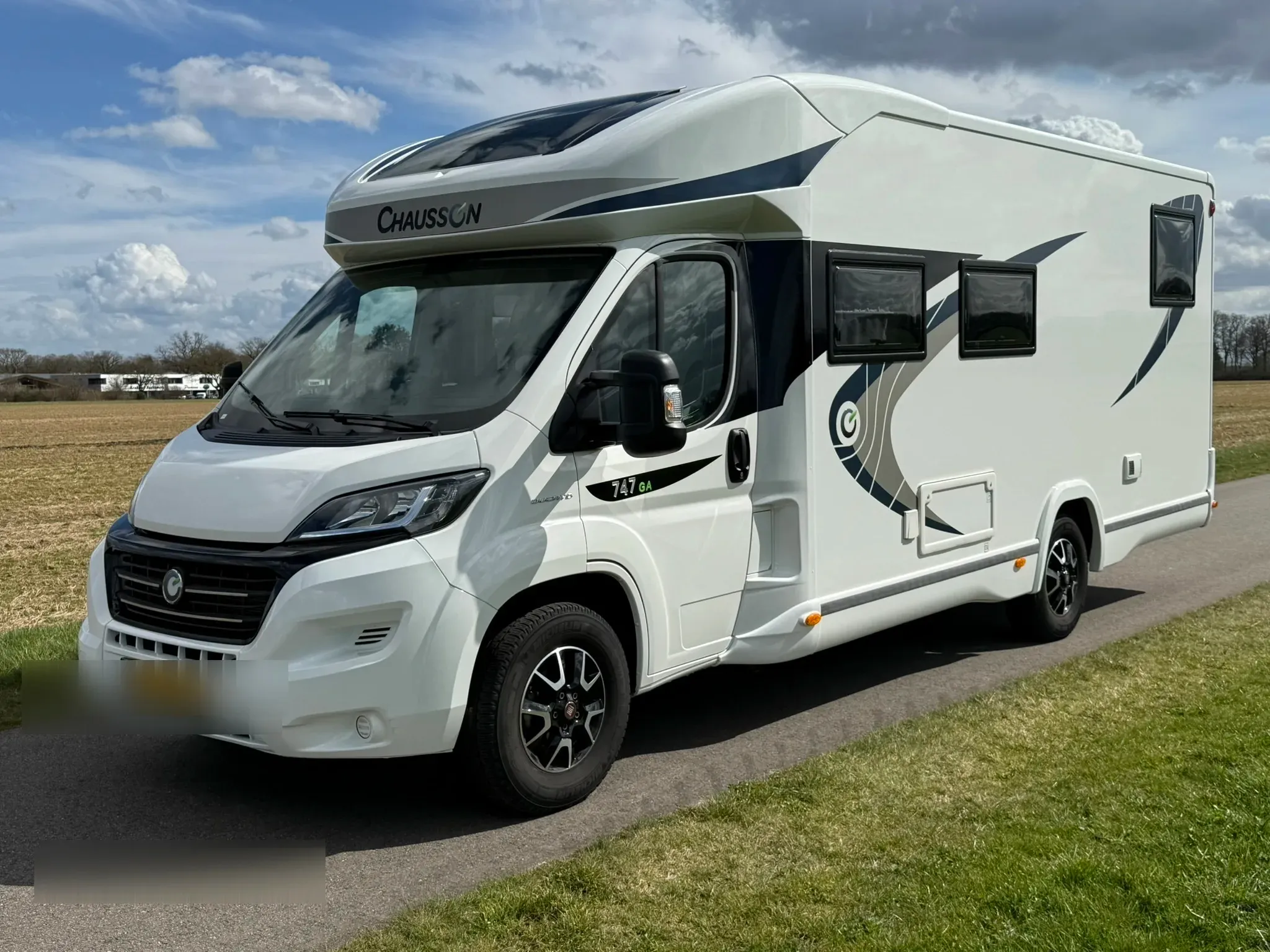 Chausson Welcome 747 — buitenaanzicht