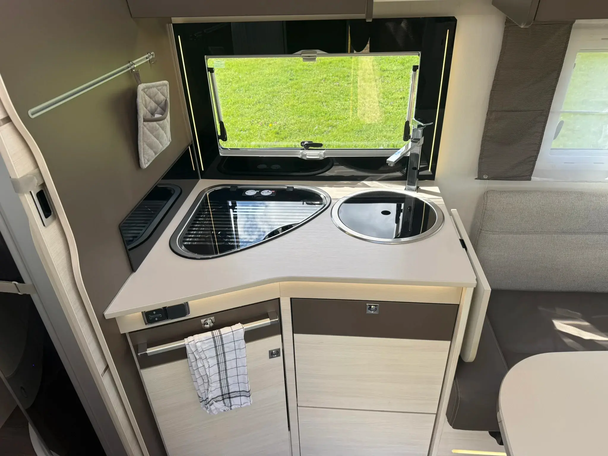 Chausson Welcome 747 keuken